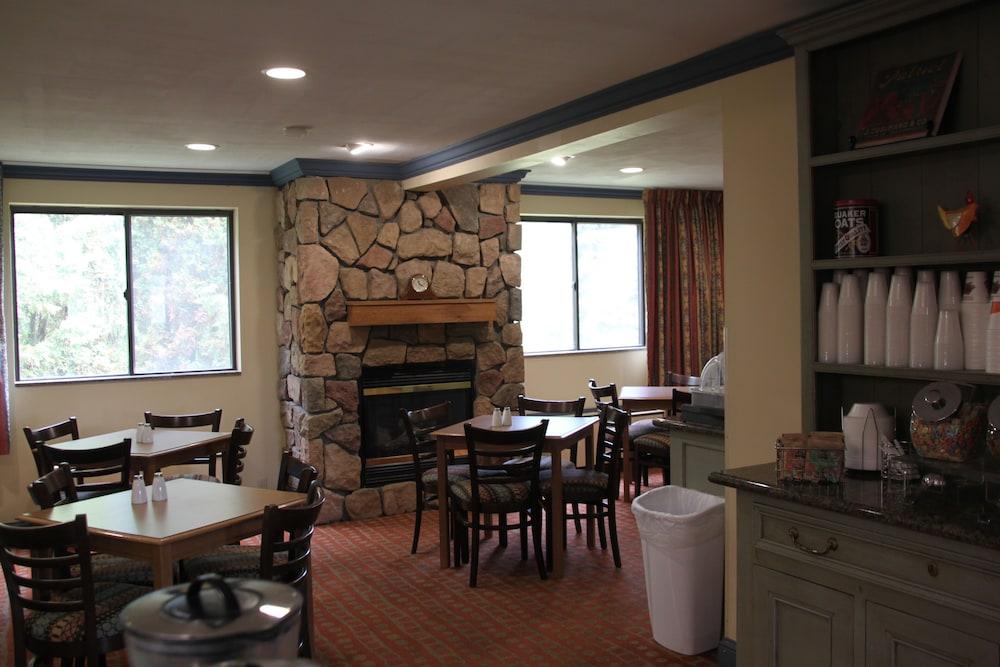 Quality Inn Cortland - University Area Εξωτερικό φωτογραφία